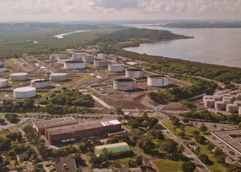 fábrica da acelen: produção de derivados de petróleo é destaque