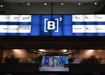 Bolsa brasileira (B3) e dólar têm queda