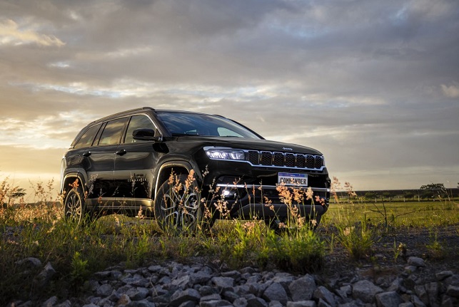 Jeep é a líder entre os SUVs no 1º bimestre 1 Jeep lidera mercado de SUVs no Brasil