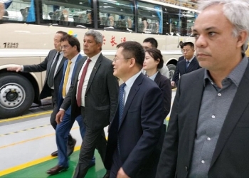 Governador visita a Yutong Bus Company