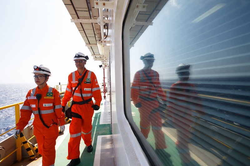 Petrobras vai chamar 2.710 aprovados em concursos públicos 1 Funcionários da Petrobras