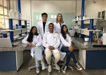 Estudantes criam fertilizante
