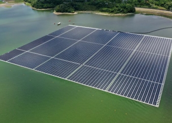 Geração de energia solar flutuador