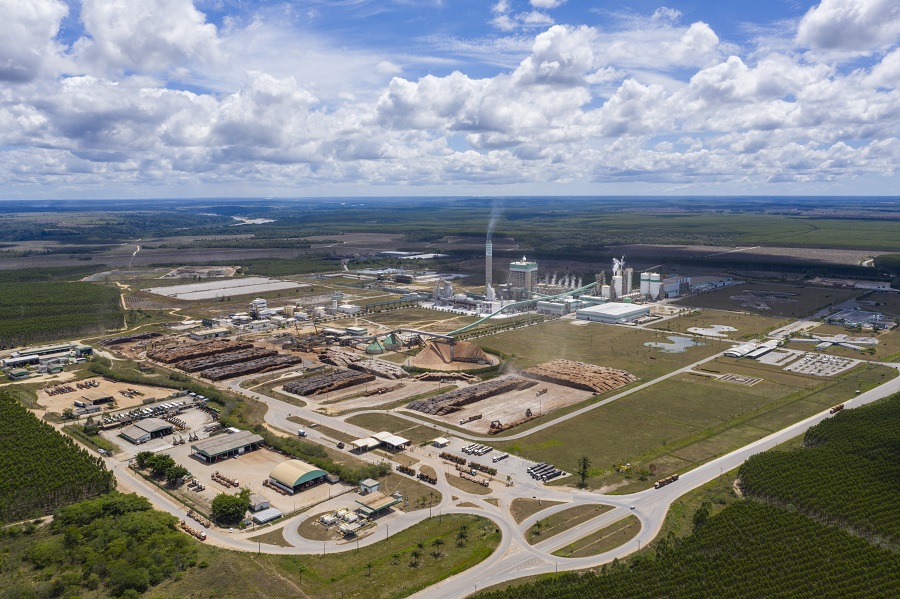 Unidade fabril da Veracel. Eunapolis/BA.