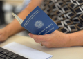 Emprego avança com cautela, 'Pix Pensão' é sancionado e clima exige R$1,3 bi do Planalto 7 emprego