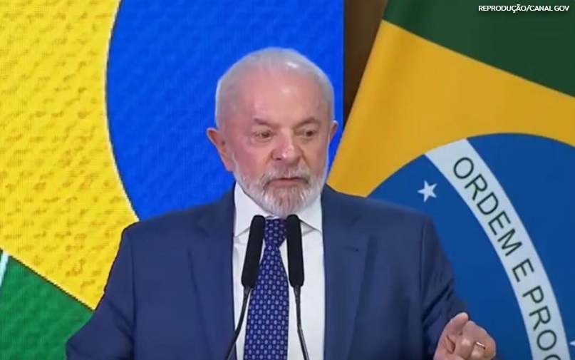 Brasil reage ao tarifaço com crédito, proteção ao trabalhador e diplomacia 1 lula