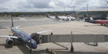 avião da azul