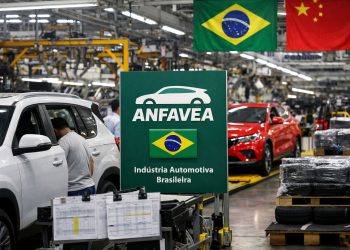 Linha de producao automotiva no Brasil