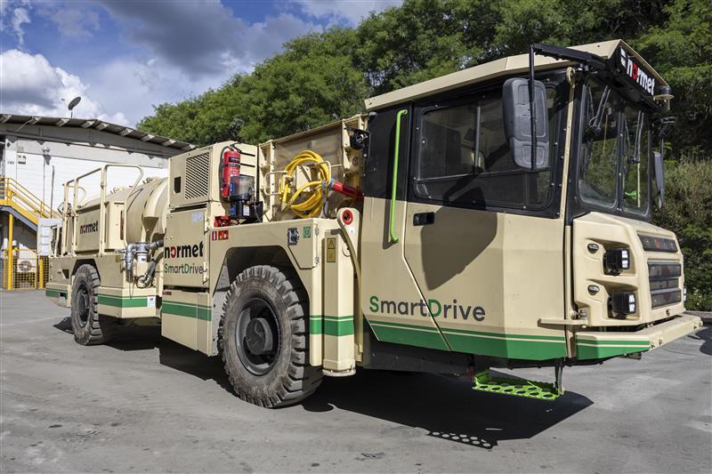Mineração elétrica avança: AngloGold testa autobetoneira inédita no Brasil 1 AUTOBETONEIRA ELÉTRICA.jpg