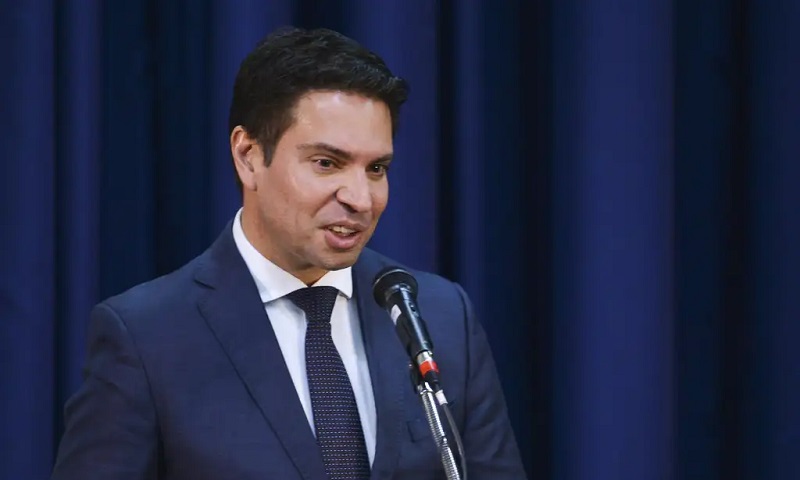 Giro das 21h: dólar cai, mas a temperatura política só sobe 4 Alexandre Ramagem