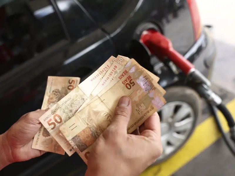 Combustíveis disparam e puxam a inflação na RMS ao maior nível em 25 anos 1 gasolina