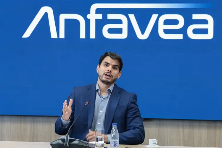 Brasil emplaca melhor abril em 12 anos e reforça retomada da indústria automotiva 1 Igor Calvet