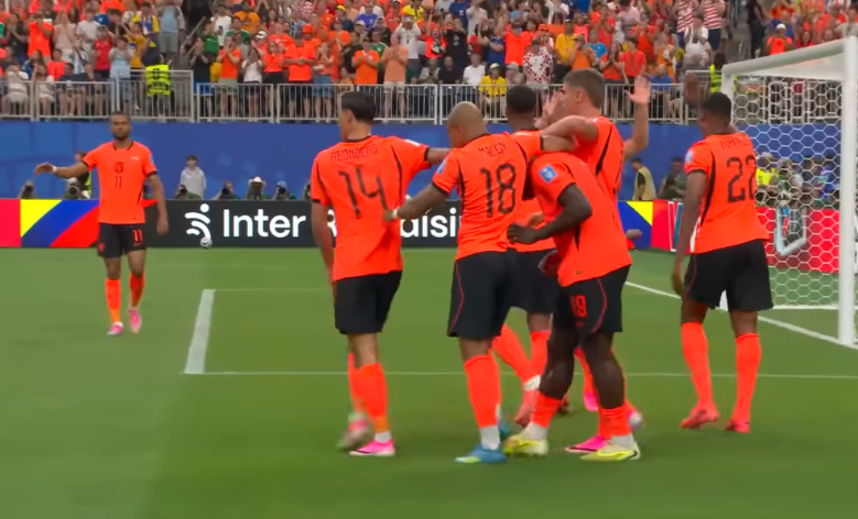 Holanda atropela Suécia por 5 a 1 e mostra força 1 Holanda