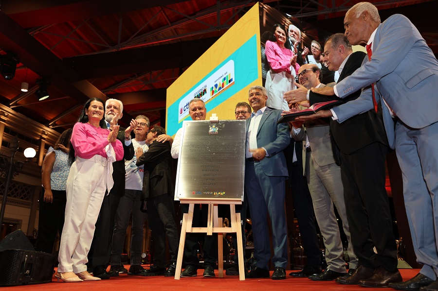 Governo entrega Estação Calçada e acelera implantação do VLT de Salvador 1 VLT