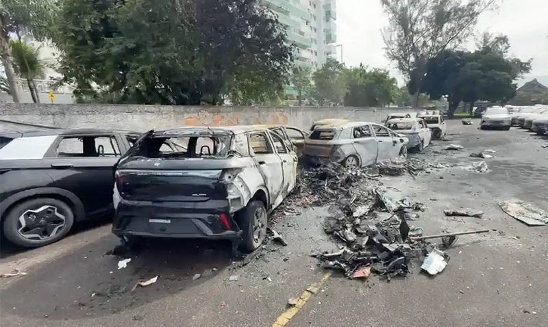 Dois helicópteros se chocam e deixam seis mortos no Rio 1 helicópteros