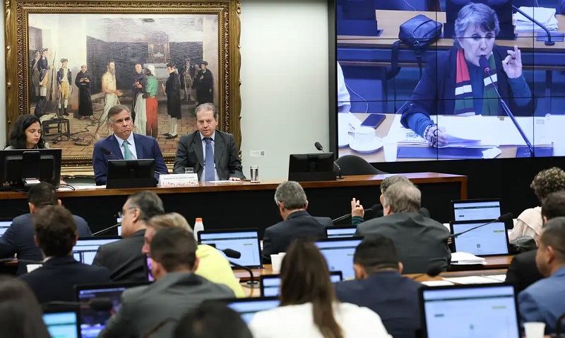Brasília acelera pautas de impacto social enquanto governo blinda o Pix 1 maioridade pena