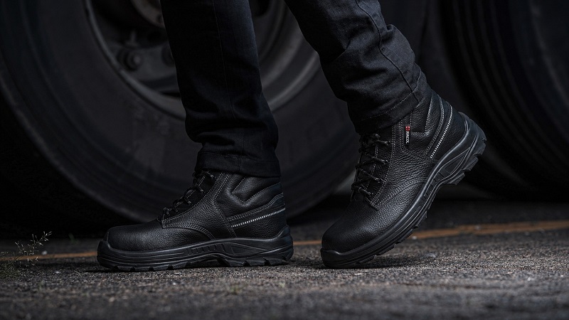 Nova geração de botas industriais aposta em conforto sem abrir mão da proteção 2 Manobreiro-Iron