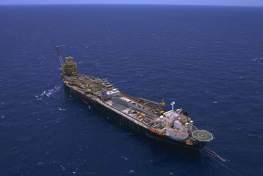 Reciclagem de plataformas ganha ritmo na Petrobras com envio da P-33 ao desmonte 1 P-33