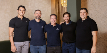 Canopy compra Topcon