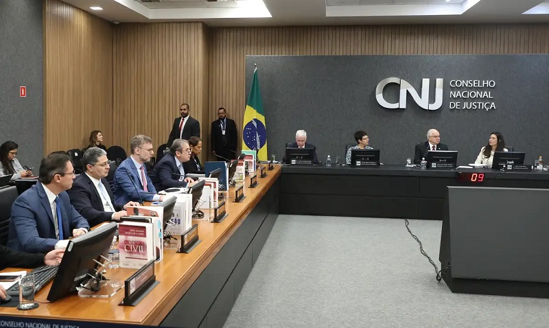 Giro das 21h: decisões no Judiciário, tensão diplomática e operações policiais marcam o dia 1 CNJ